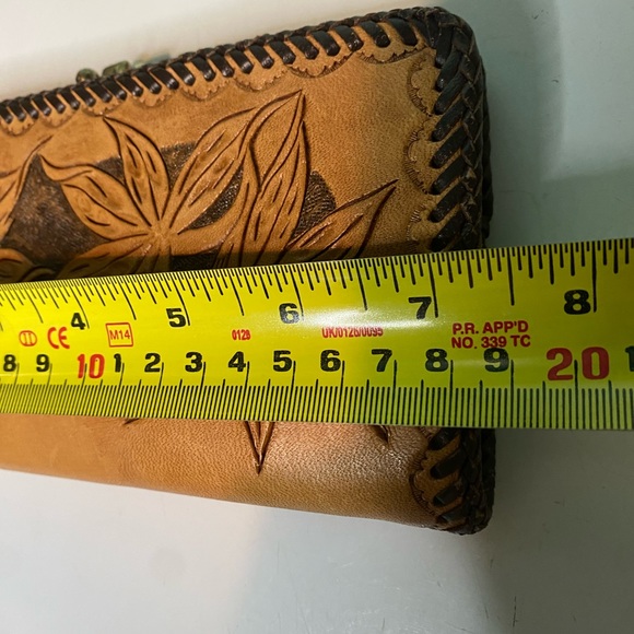 Vintage tooled boho leather wallet - Picture 3 of 5